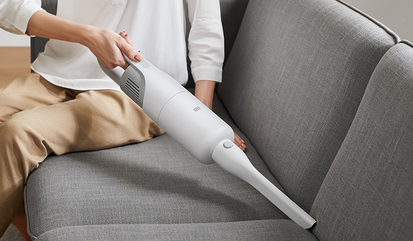 Вертикальный ручной пылесос Xiaomi Mi Handheld Vacuum Cleaner Light с удобной насадкой Вертикальный ручной пылесос Xiaomi Mi Handheld Vacuum Cleaner Light с удобной насадкой